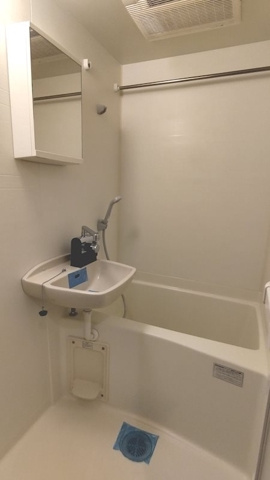 新品家具付きマンション日本橋本町7(KaGood東京)の浴室