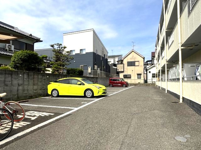 ウイングヒルズ羽曳野の駐車場