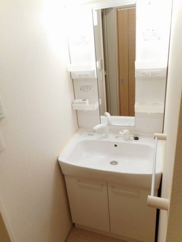 チェリーブロッサムⅠの洗面所|脱衣スペースもあります