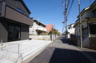 【前面道路含む現地写真】