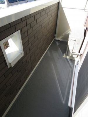 【バルコニー】 | サンリットガーデンⅢ | 外からの目が気にならないバルコニーで洗濯物が干せます