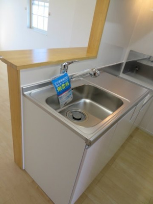 【キッチン】 | サンリットガーデンⅢ | コンパクトなキッチンで掃除もラクラク