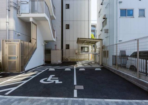 台東区浅草５丁目の賃貸マンションの駐車場