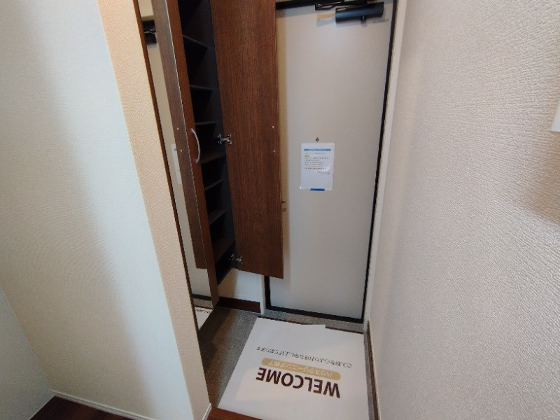 フォーブル小針の玄関