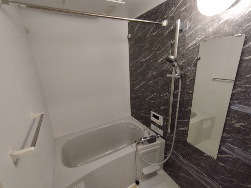 フォーブル小針の浴室