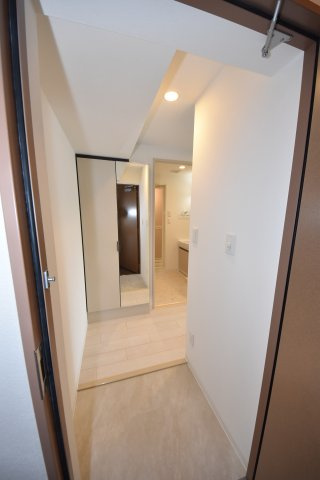 ルネフラッツ玉造本町の玄関