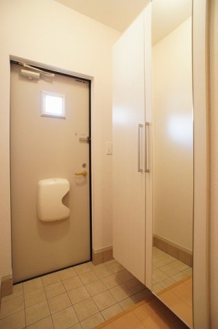 サン・プラシード　Ｄの玄関