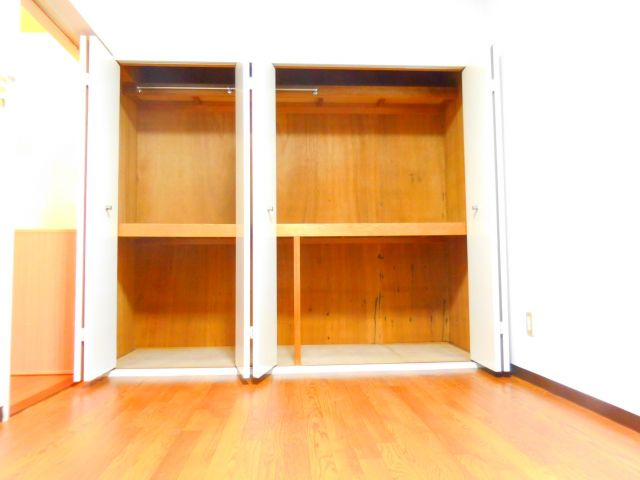 高槻市上本町の賃貸マンションの収納