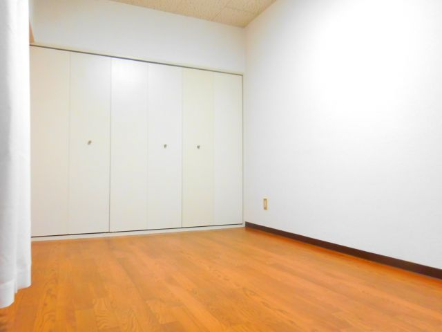 高槻市上本町の賃貸マンションの居間・リビング