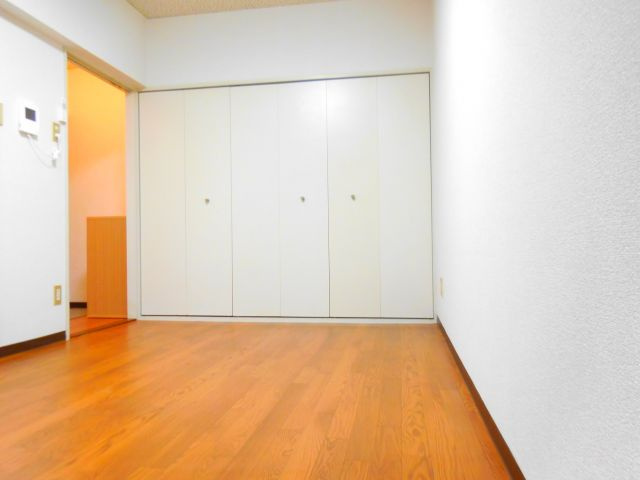 高槻市上本町の賃貸マンションの寝室