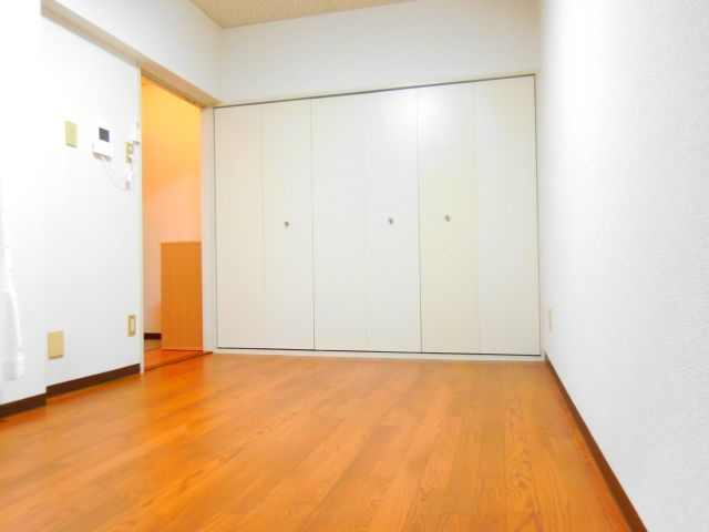 高槻市上本町の賃貸マンションの寝室