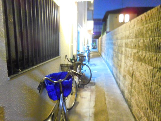 高槻市上本町の賃貸マンションの駐車場