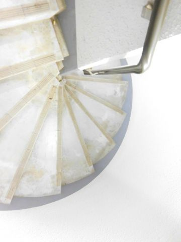 高槻市上本町の賃貸マンションのエントランス