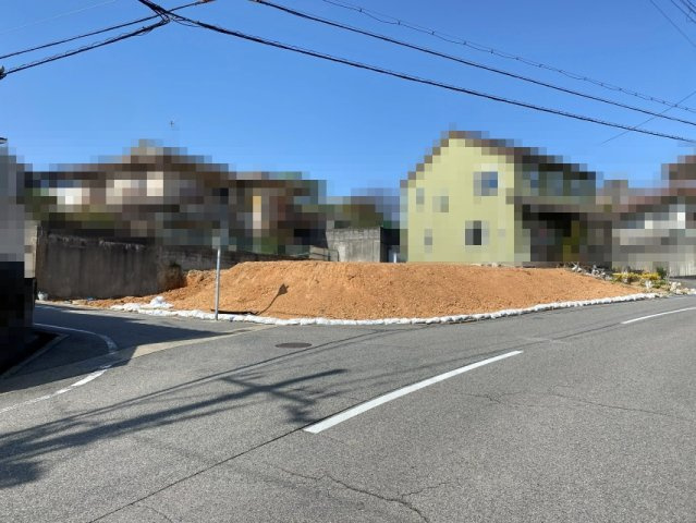 明石市大久保町高丘一丁目①号地　売土地の前面道路含む現地写真