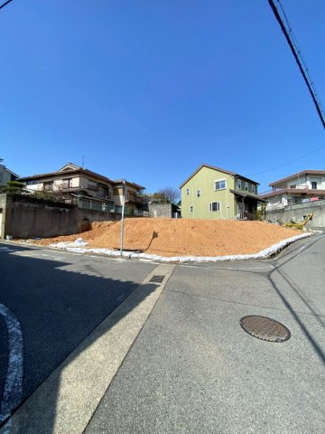 明石市大久保町高丘一丁目①号地　売土地の前面道路含む現地写真