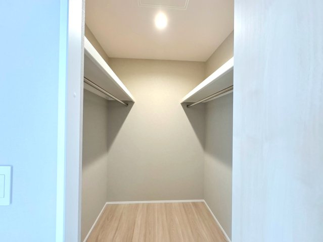 タマタウン　岐阜市粟野西（岩野田小）　全2区画分譲の浴室|給湯器のリモコンはお風呂場と多くはキッチン近くにあります。