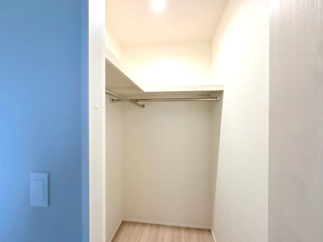 タマタウン　岐阜市粟野西（岩野田小）　全2区画分譲の冷暖房・空調設備|24時間換気システムは窓を開けなくても外気の空気を室内に入れ室内の空気を外に排出します。