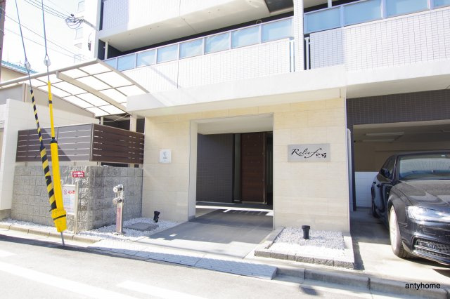 ルリーフ江坂　仲介手数料無料のエントランス