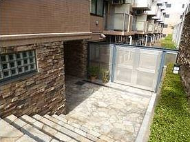 ルート四谷三丁目のエントランス|ルート四谷三丁目