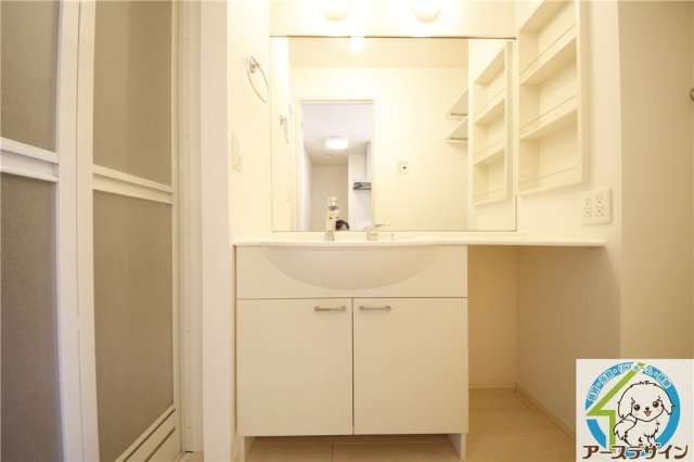 コート・ド・メールⅡ番館B棟の独立洗面台