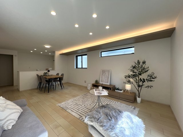 町名は東山田、駅は北山田、ぼく山田【都筑区東山田4丁目新築戸建】の居間・リビング|こちらの居間で趣味の時間をお楽しみください