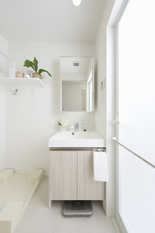 新品家具付きマンション舞鶴19(KaGood福岡)の独立洗面台|使いやすい独立洗面台です