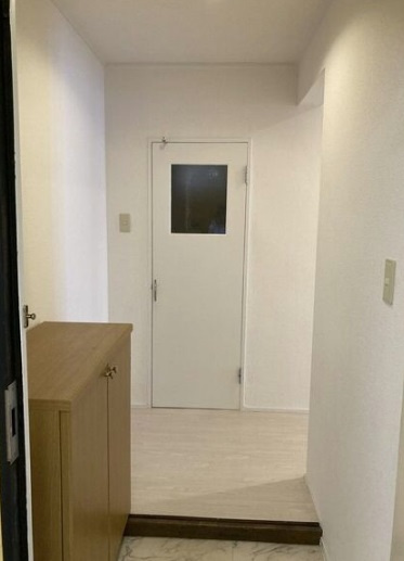 大阪市中央区瓦屋町２丁目の賃貸マンションの玄関