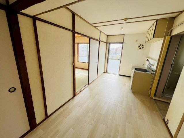 上高丸厚生年金住宅3号棟の居間・リビング