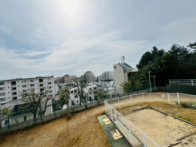 上高丸厚生年金住宅3号棟の展望