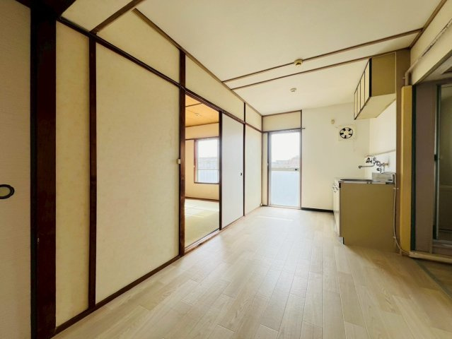 上高丸厚生年金住宅3号棟の居間・リビング