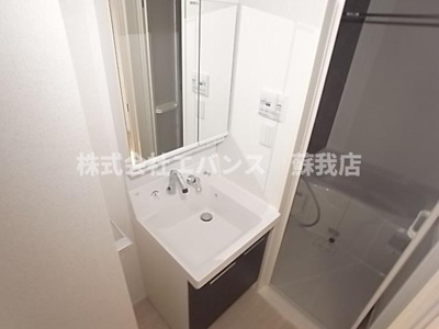 【洗面所】 | フォーシーズン千葉 | 明るい洗面所です