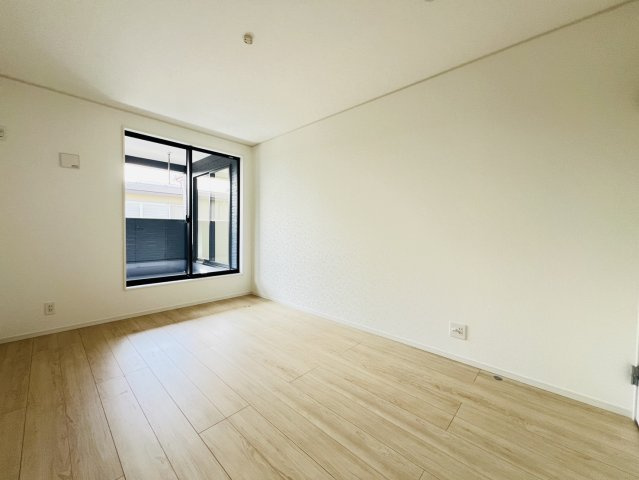 高浜市稗田町5丁目7-2『仲介手数料無料』新築戸建ての洋室