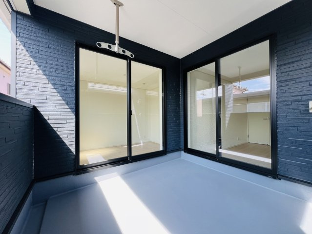 高浜市稗田町5丁目7-2『仲介手数料無料』新築戸建てのバルコニー