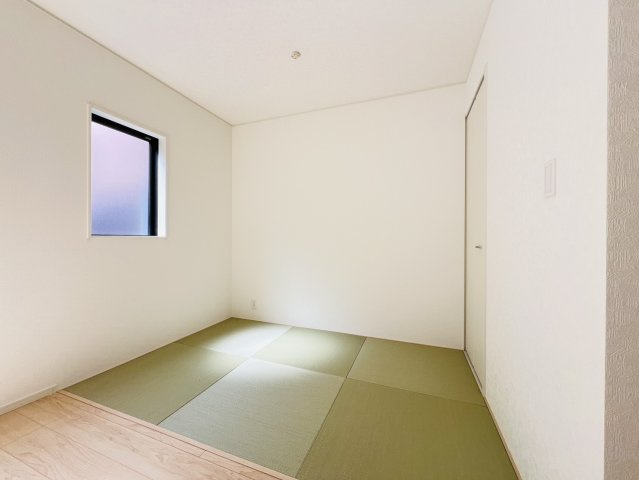 高浜市稗田町5丁目7-2『仲介手数料無料』新築戸建ての居間・リビング