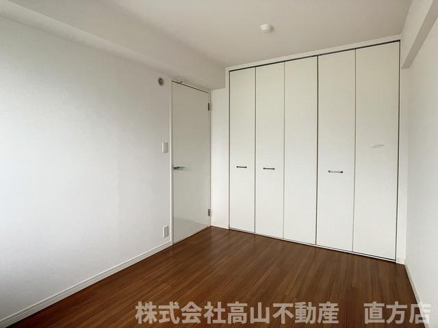 直方市大字感田の賃貸マンションの居間・リビング