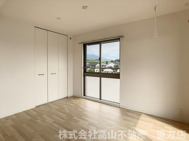 直方市大字感田の賃貸マンションの洋室