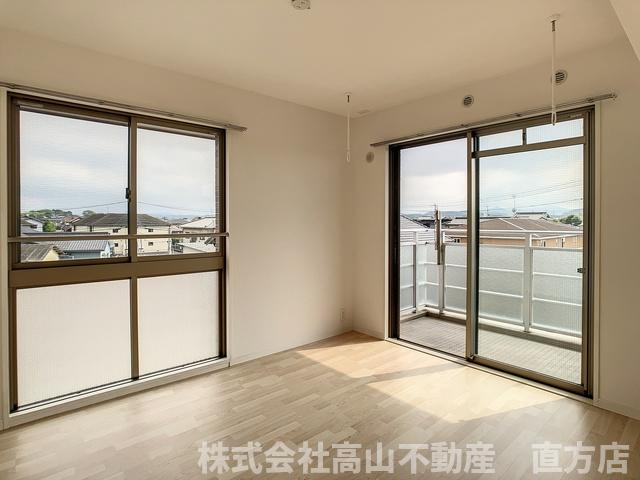 直方市大字感田の賃貸マンションの洋室