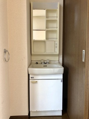 ネオポリスA棟の独立洗面台|独立洗面台です