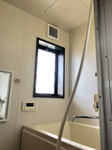 ネオポリスA棟の浴室|落ち着いた空間のお風呂です