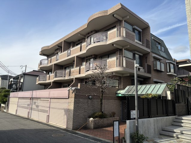 ファミーユ御影いずみ