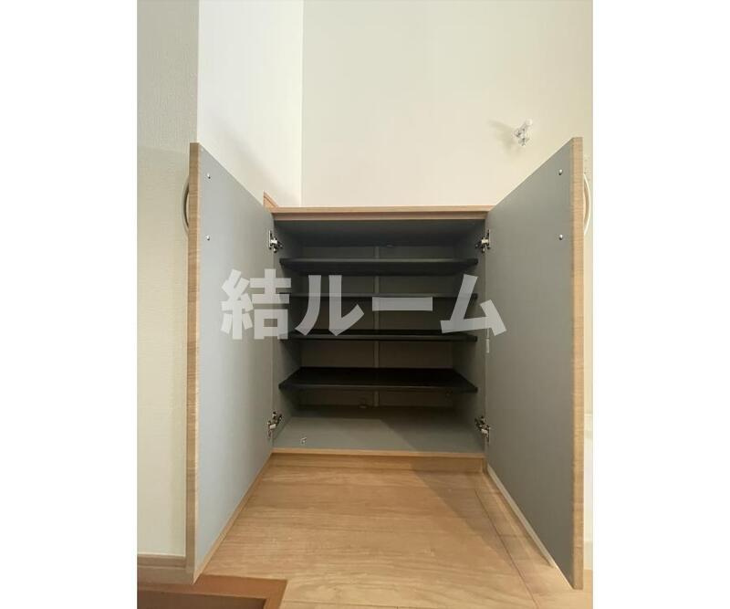 板橋区高島平１丁目のアパートの玄関