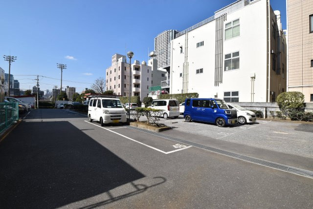 【駐車場】 | サンハイツ錦糸公園 | マンションの駐車場スペース。空きの有無や駐車料金、サイズ規定などについては、改めてお問い合わせください。～即日のご見学可能～　お問合せはお気軽にどうぞ。