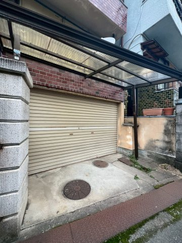 茨木市豊川４丁目貸家の駐車場