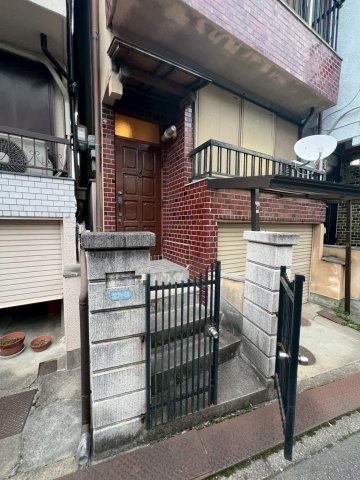 茨木市豊川４丁目貸家のエントランス