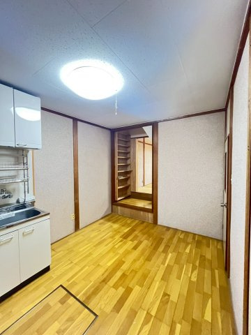 茨木市豊川４丁目貸家の居間・リビング