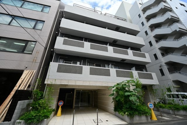 ラグジュアリーアパートメント本郷