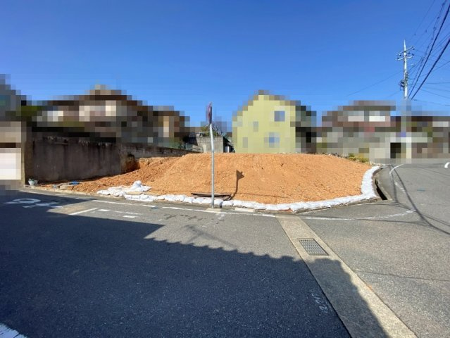 明石市大久保町高丘一丁目②号地　売土地の前面道路含む現地写真