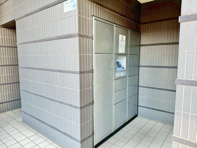 【リフォーム後引渡し】エスリード野洲第2 4Fの設備|ネットショッピングに便利な宅配ボックス完備。