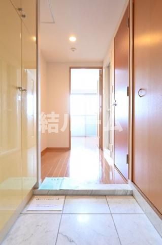 北区滝野川５丁目の賃貸マンションの玄関