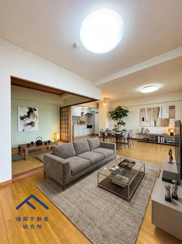 ロワールマンションアール春日の外観